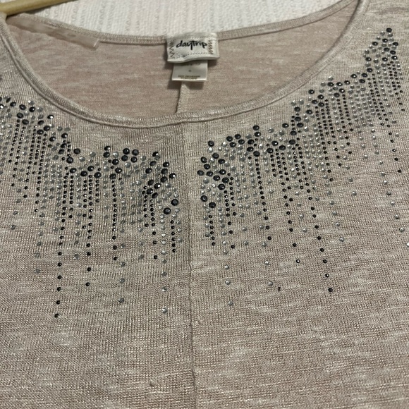 #1254. Daytrip Cream Lightweight Pullover Sweater w/Sequin & Rhinestones. Size S - Picture 9 of 9